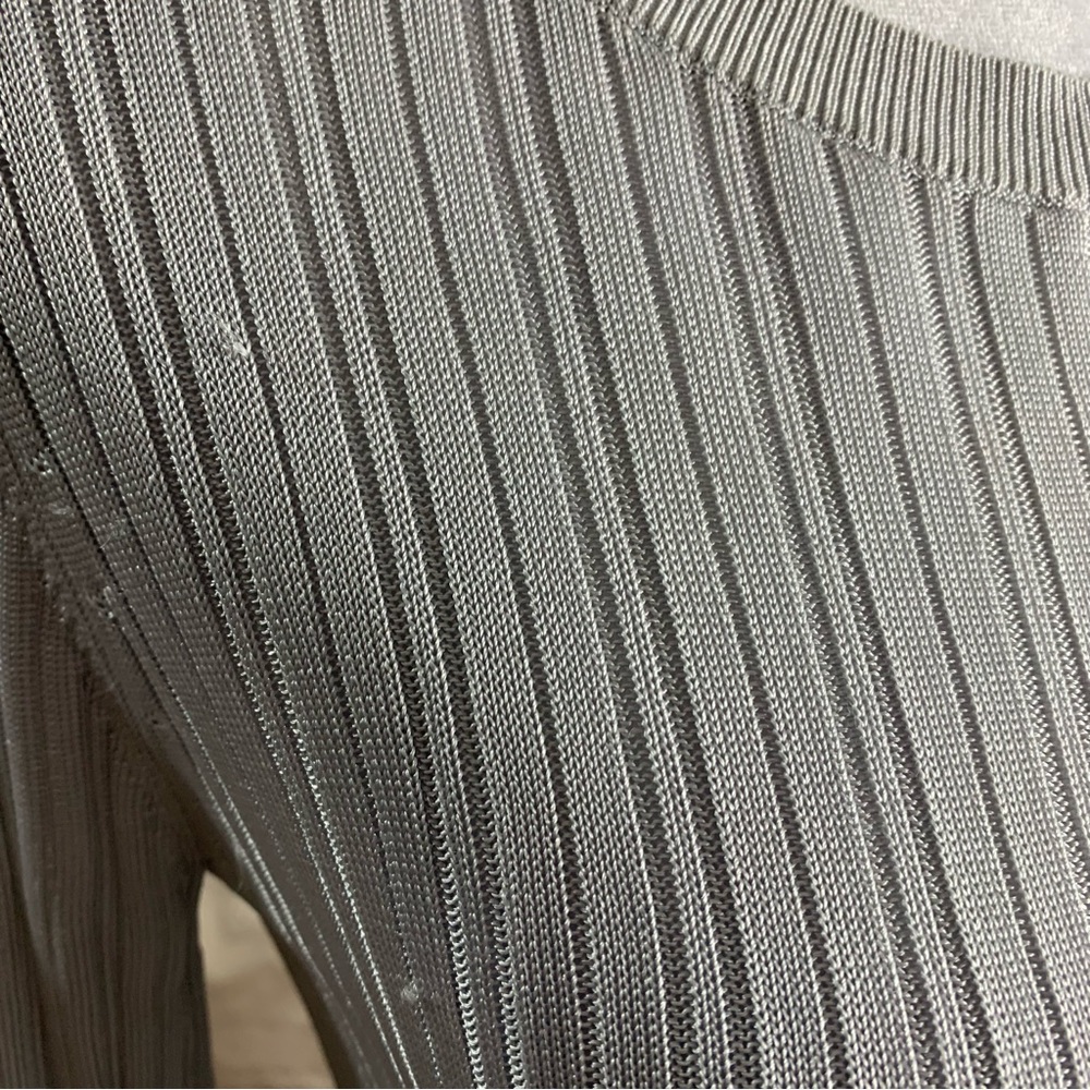 VINCE Ribbed Crew Silver Top - Picture 8 of 14